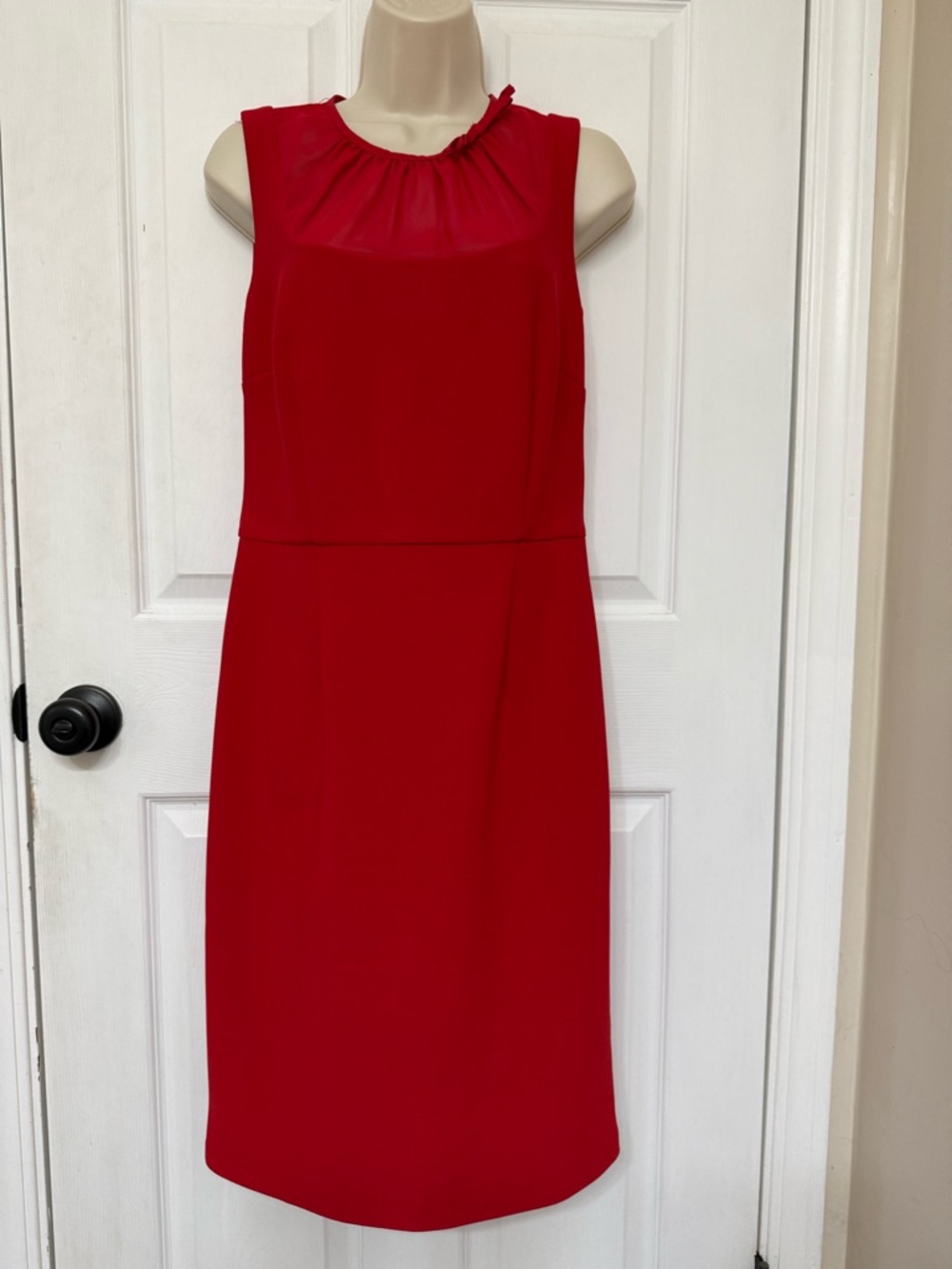 Just Taylor Red Sheath Dress Size 10 Sleeveless Career Work Cocktail Classic - Picture 2 of 13